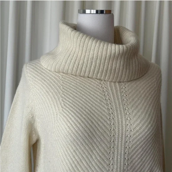 Talbots Pure Cashmere Cream Ribbed Turtleneck Sweater Minimalist. - Picture 5 of 8